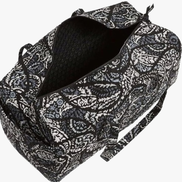 Vera Bradley “Large Traveler Duffel” “Paisley Noir” Weekend Travel Trip new NWT - Picture 3 of 9